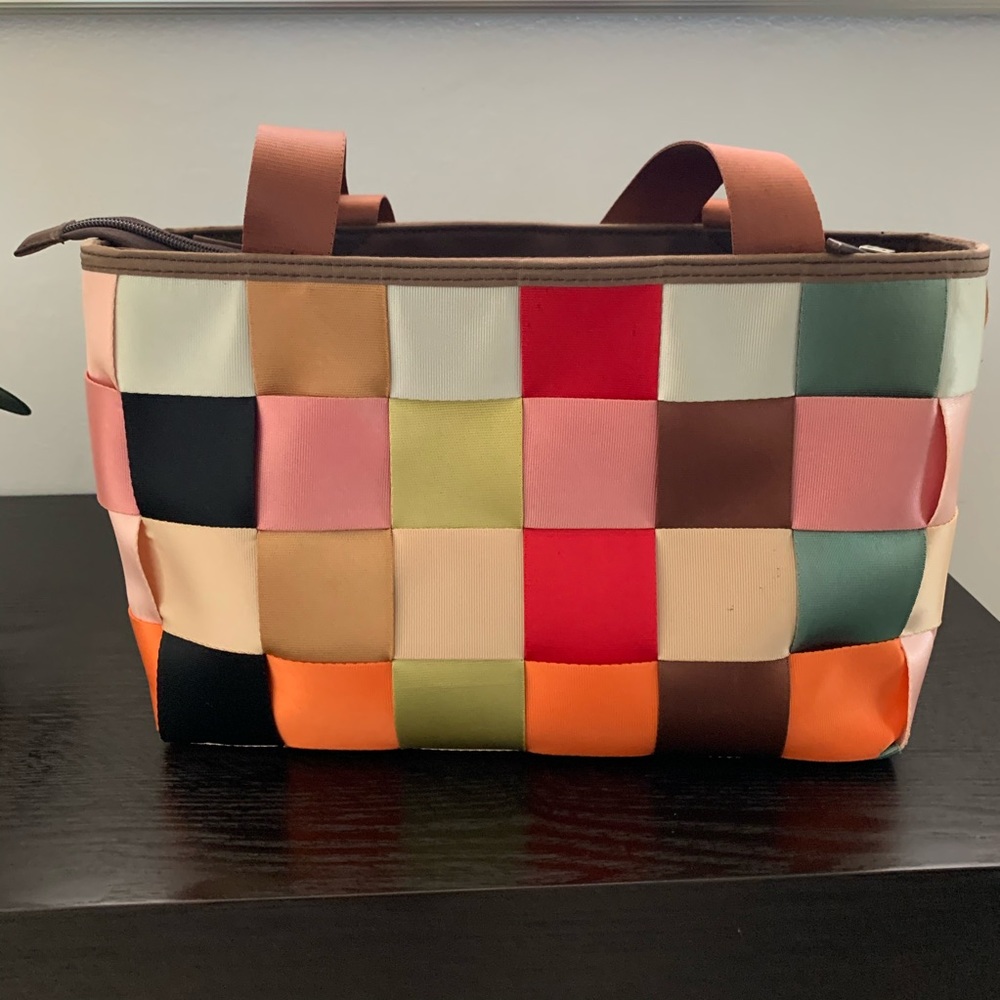 Comely Handbag 👜 - Picture 13 of 13
